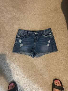 Maurices Distressed Jean Shorts with Heavy Stitching and Raw Hem Size 11/12